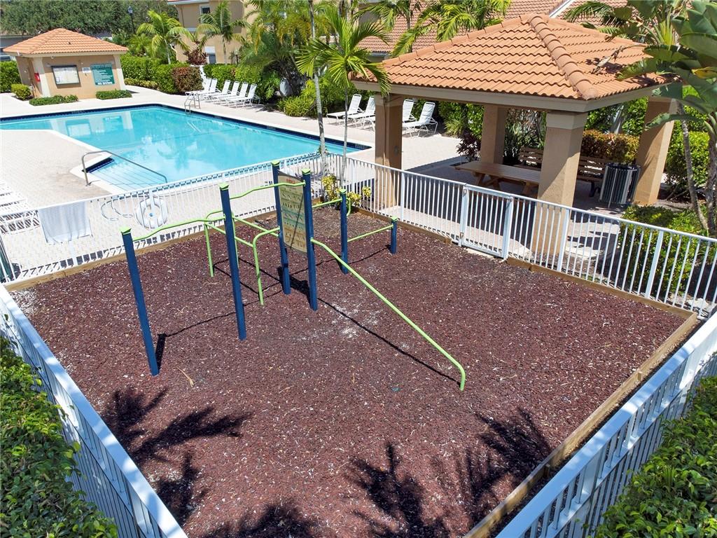 Kensington South 155-15 B - Residential