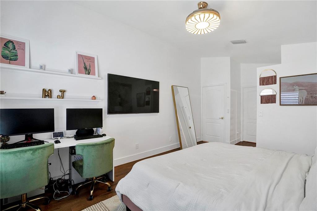 Kensington South 155-15 B - Residential