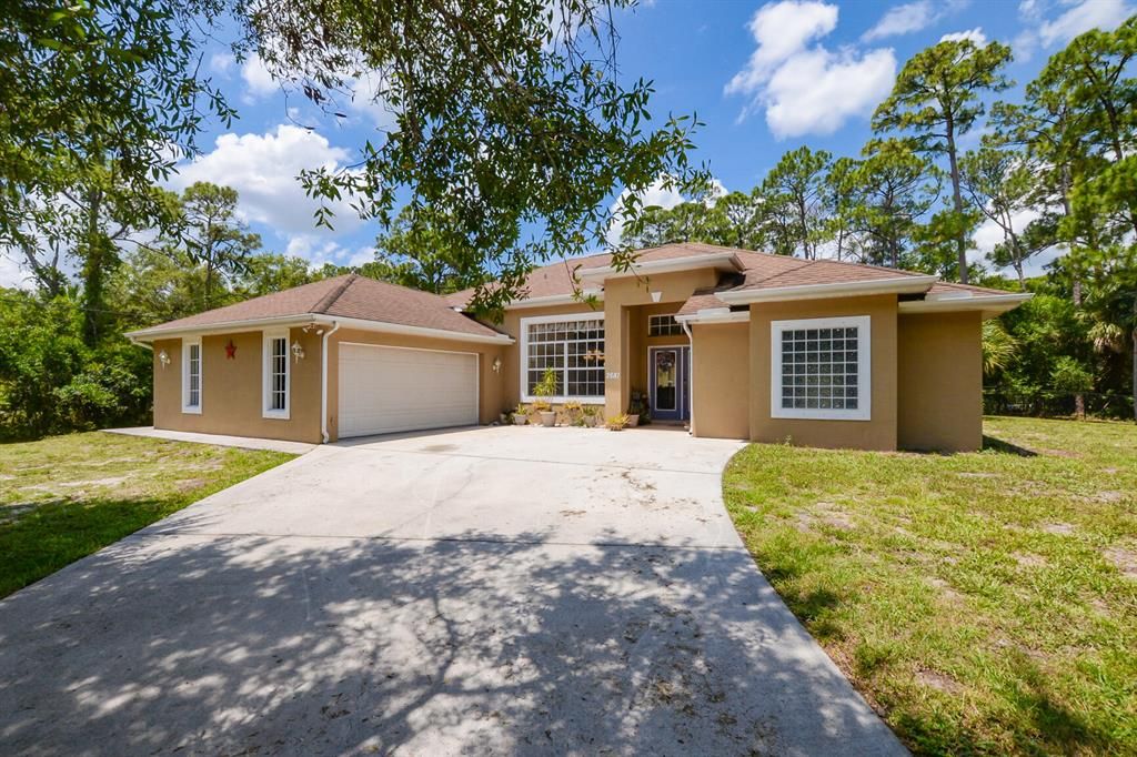 Photo of 2681 Coolidge Road, Fort Pierce, FL 34945 (MLS # R10801838)