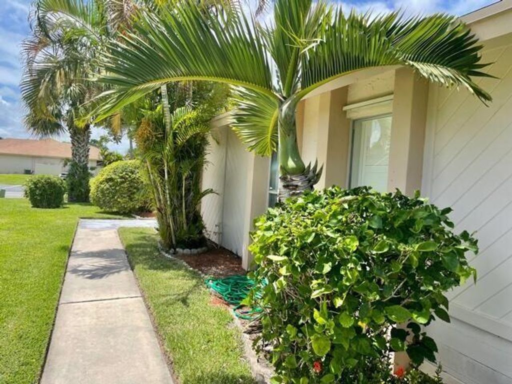 Photo of 107 Bent Arrow Drive #D, Jupiter, FL 33458 (MLS # R10883733)