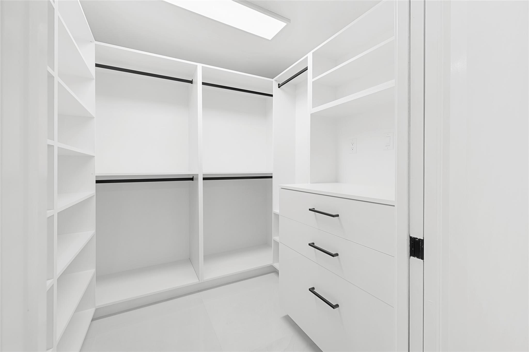 Running Brook Hills 70-23 - Residential