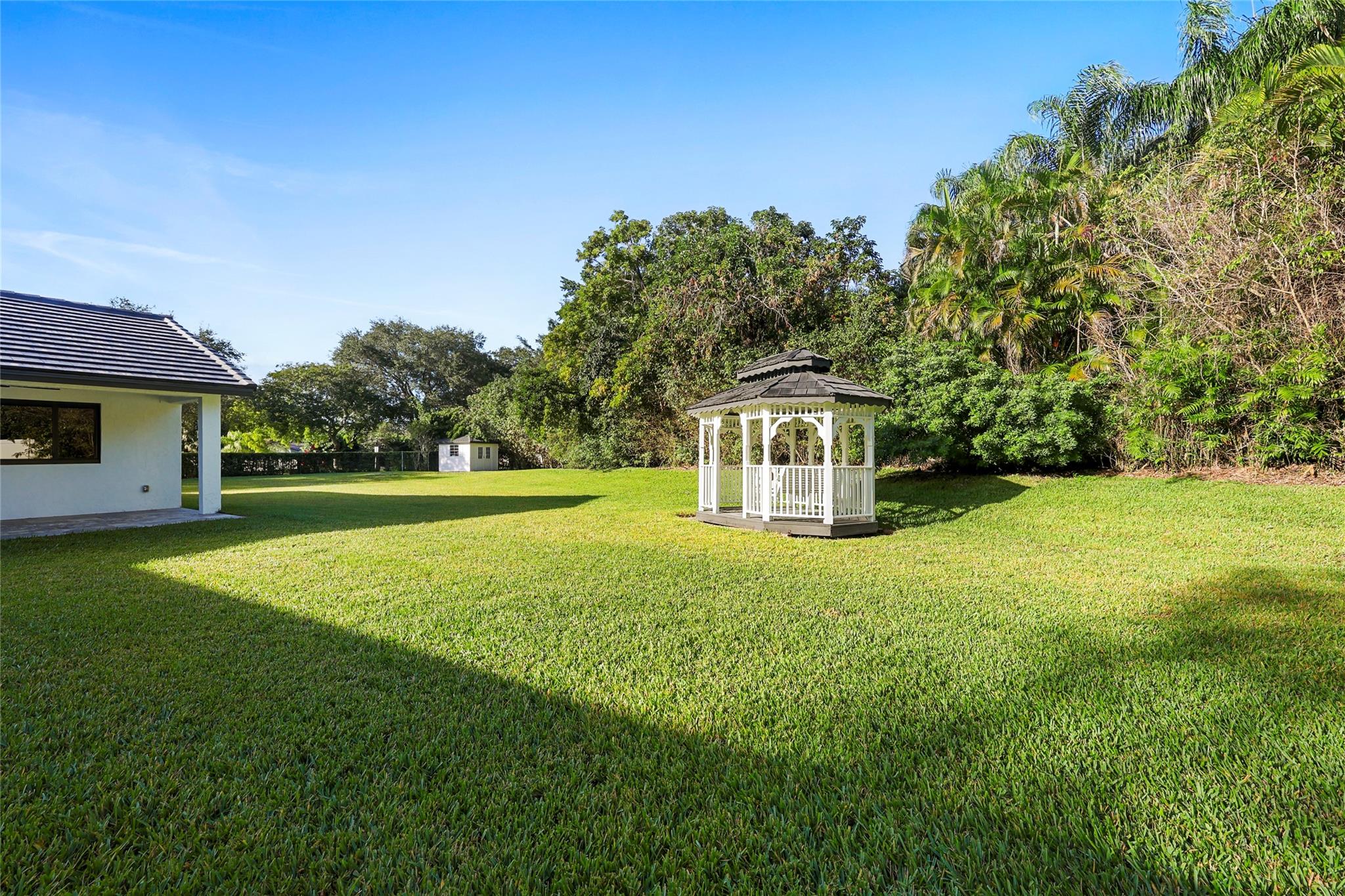 Running Brook Hills 70-23 - Residential