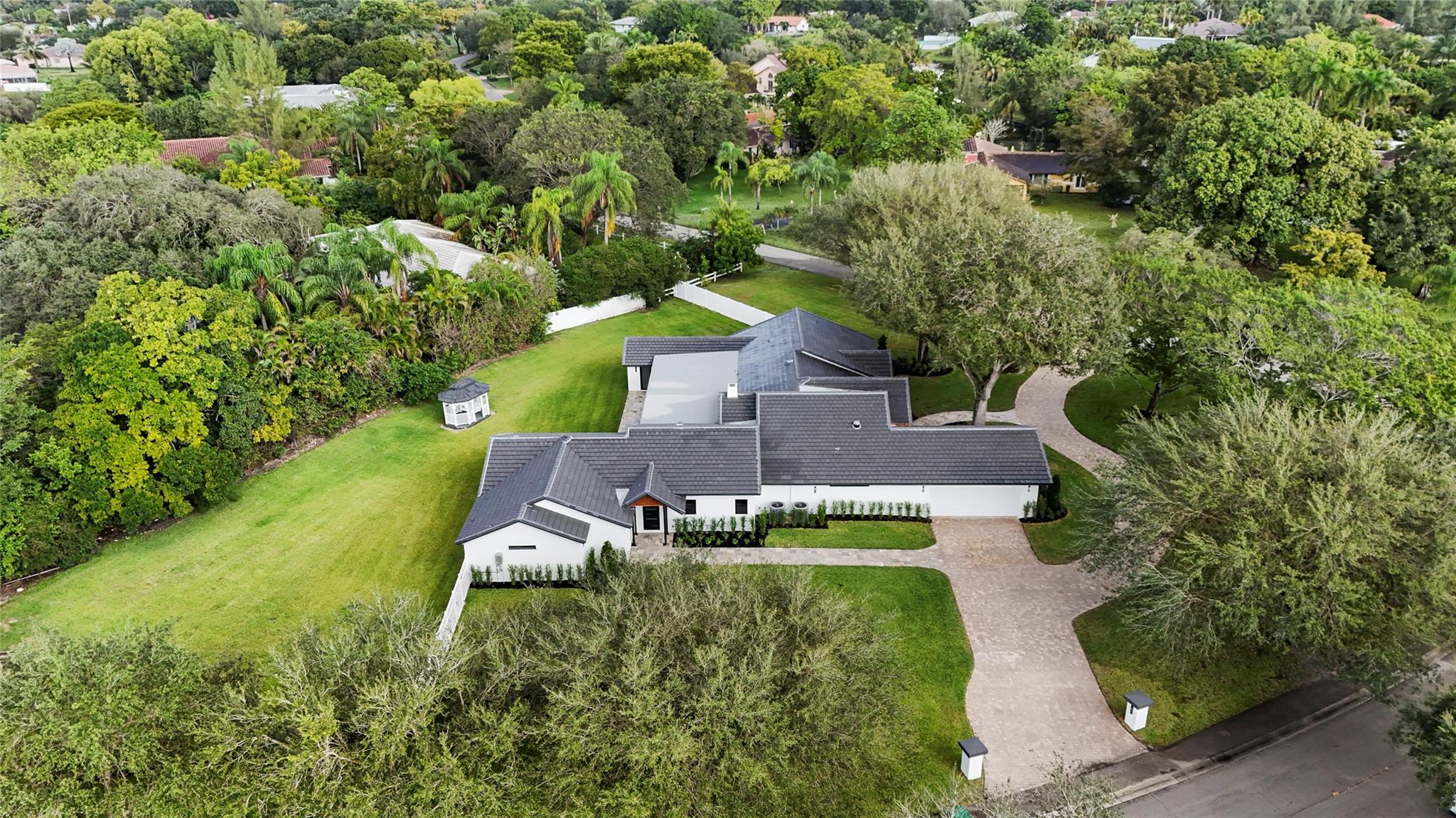 Running Brook Hills 70-23 - Residential