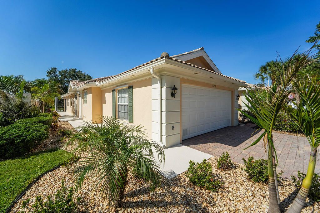 Photo of 8439 SE Retreat Drive, Hobe Sound, FL 33455 (MLS # B26026560)