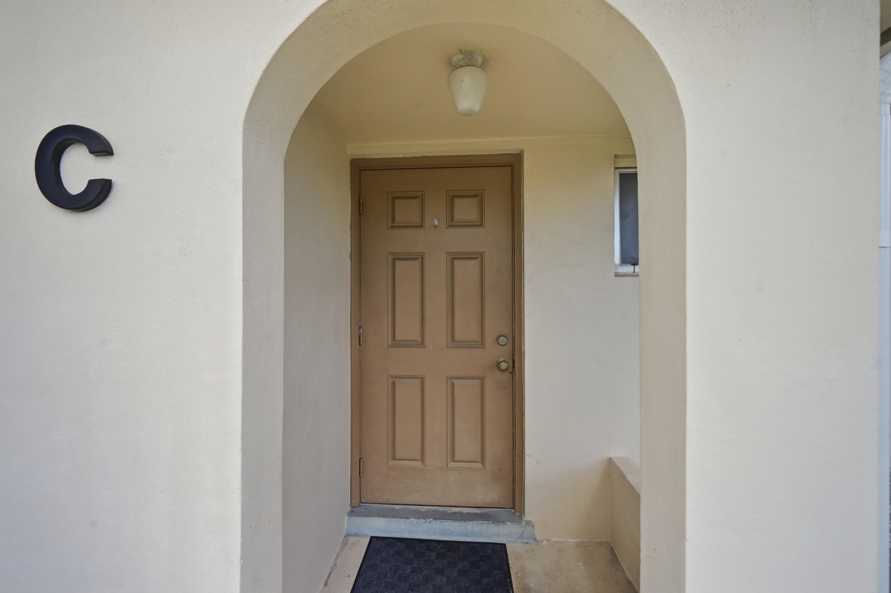 CRESTHAVEN VILLAS 8 CONDO - Residential