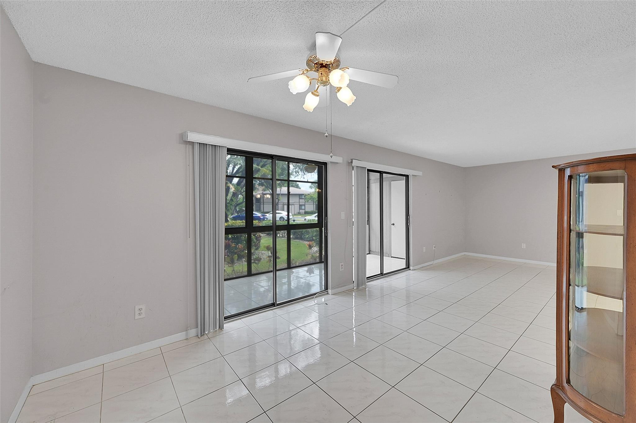 Belfort Condo C - Residential