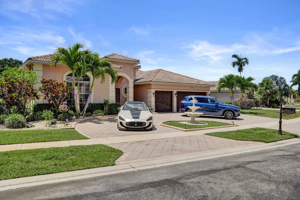 2933 E Fontana Court