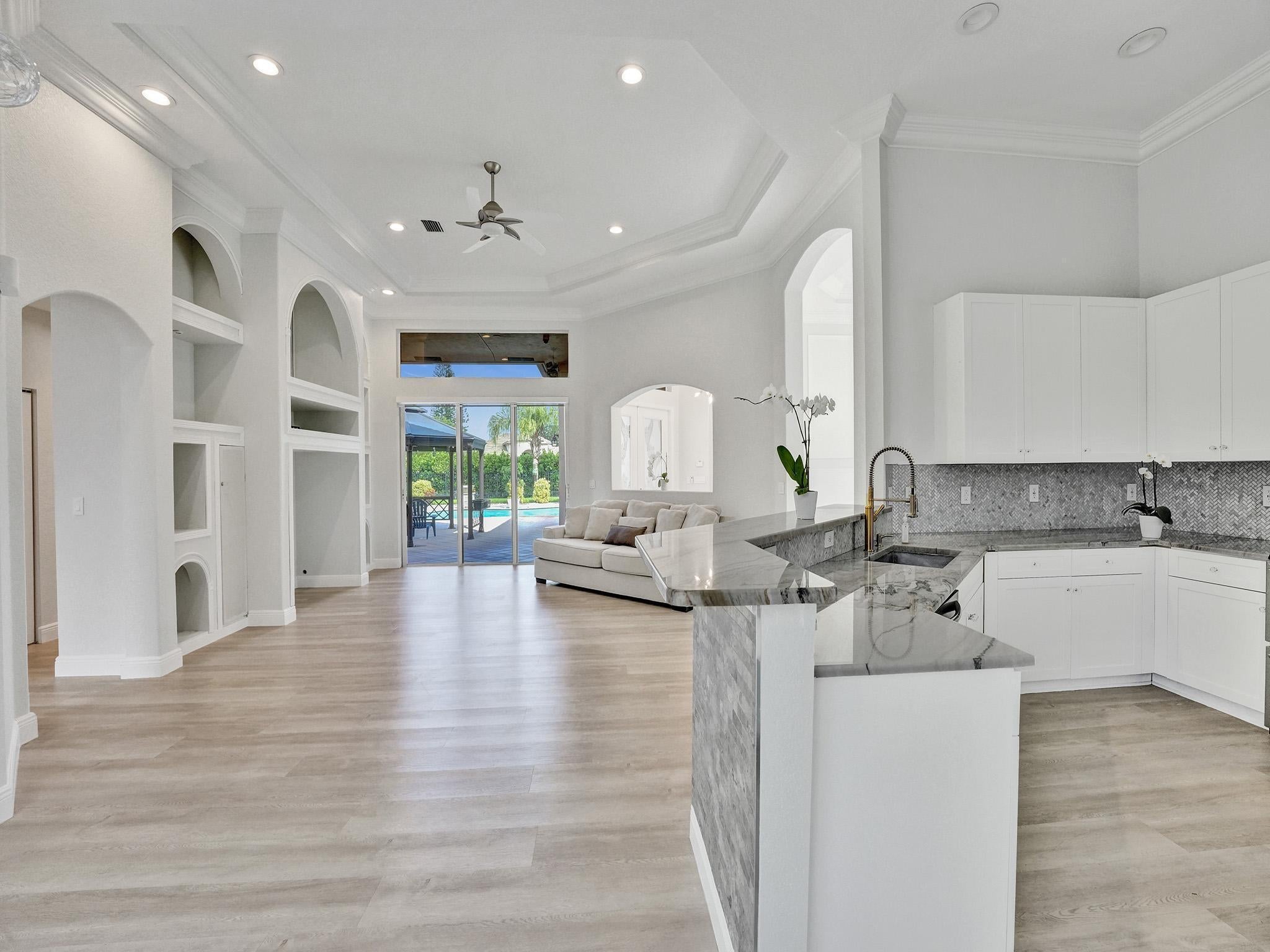 2933 E Fontana Court