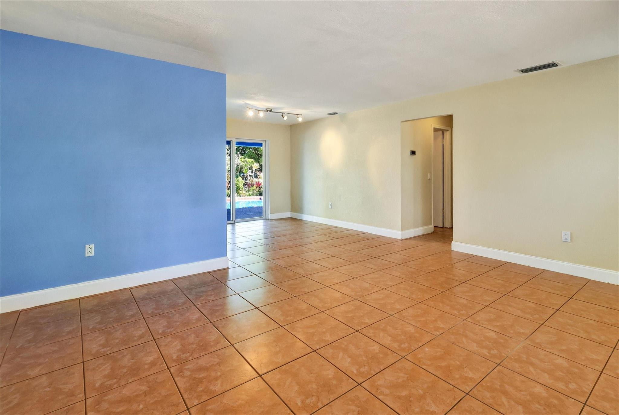 Sunrise Golf Village Sec - Residential