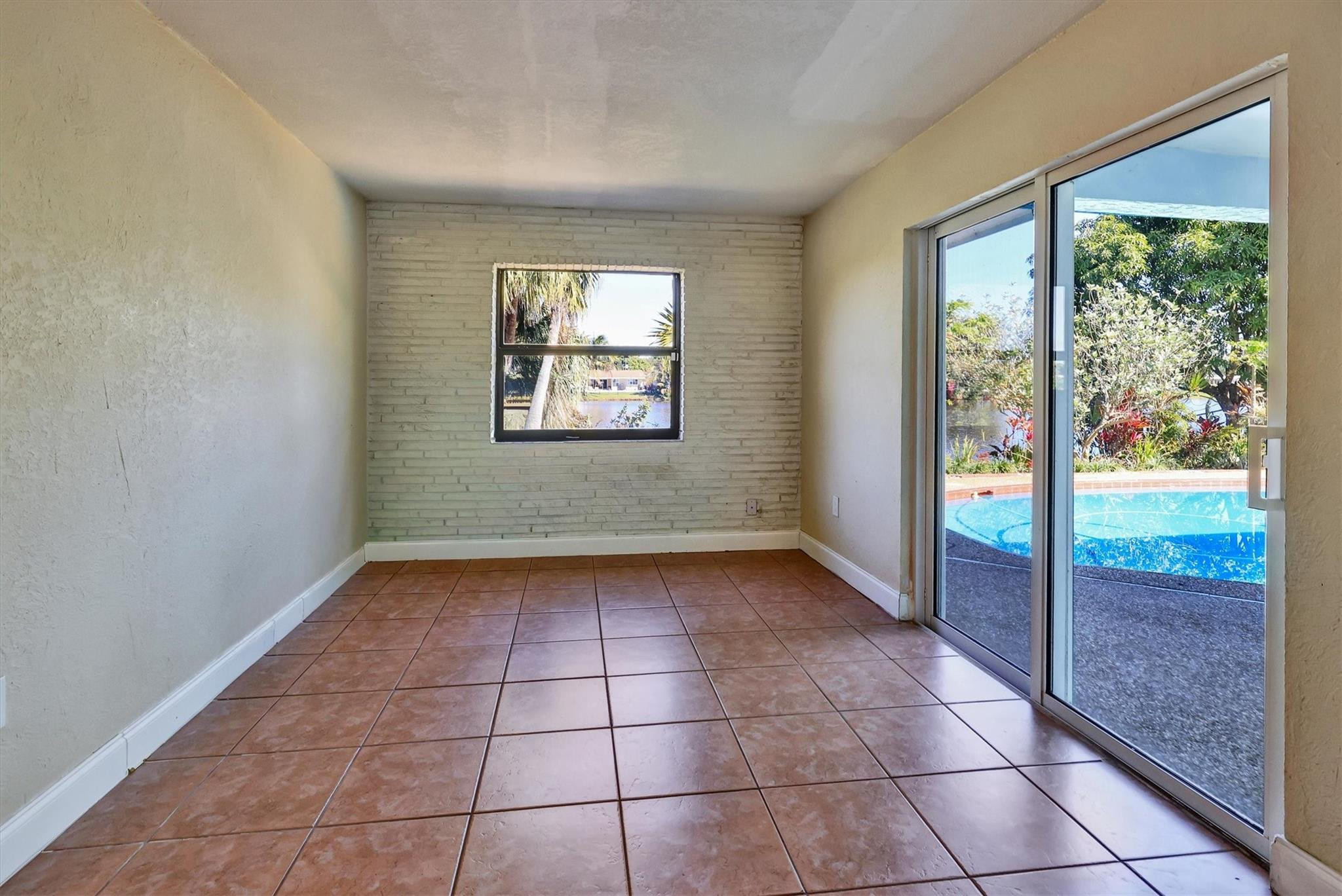 Sunrise Golf Village Sec - Residential