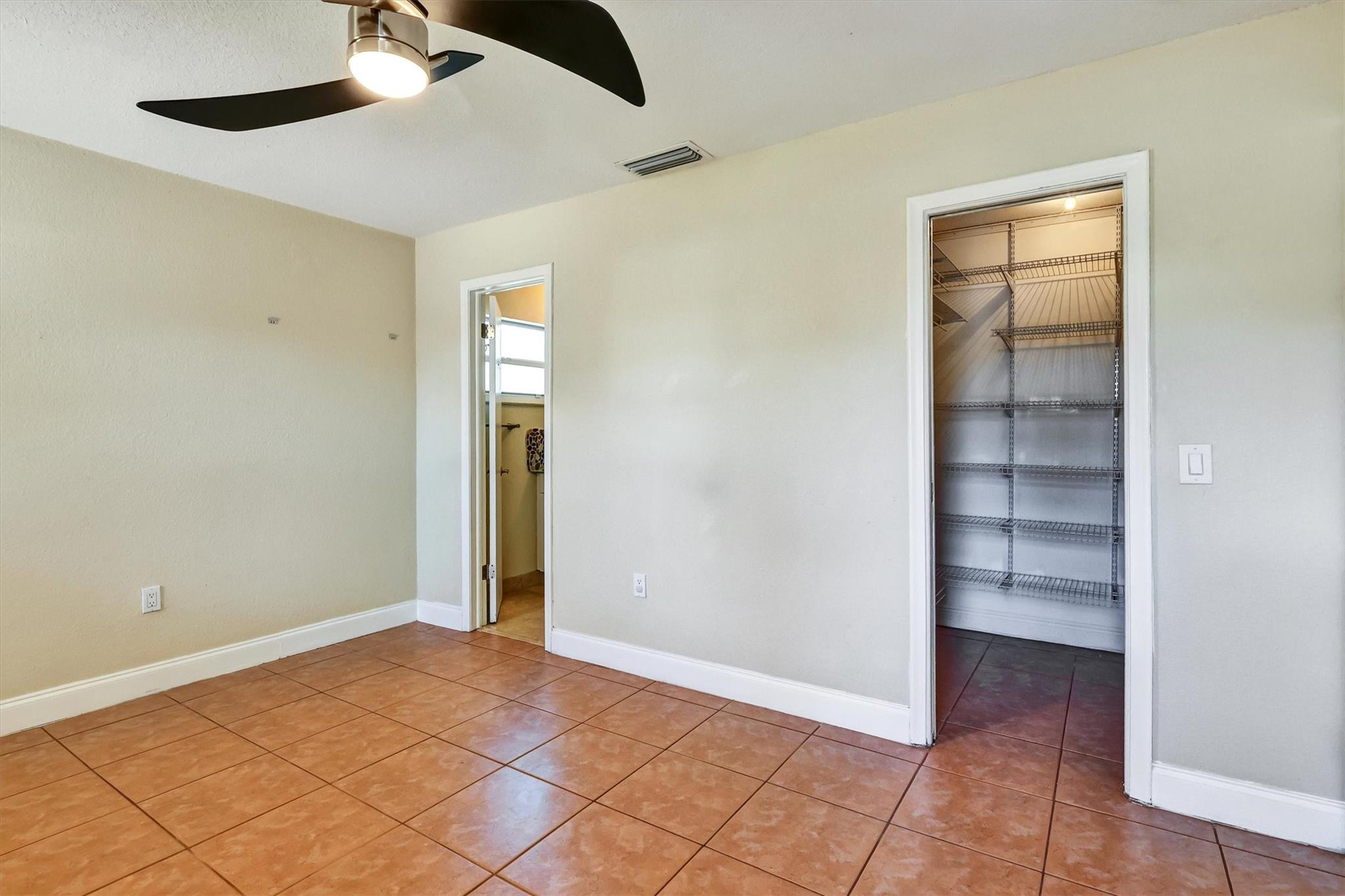 Sunrise Golf Village Sec - Residential