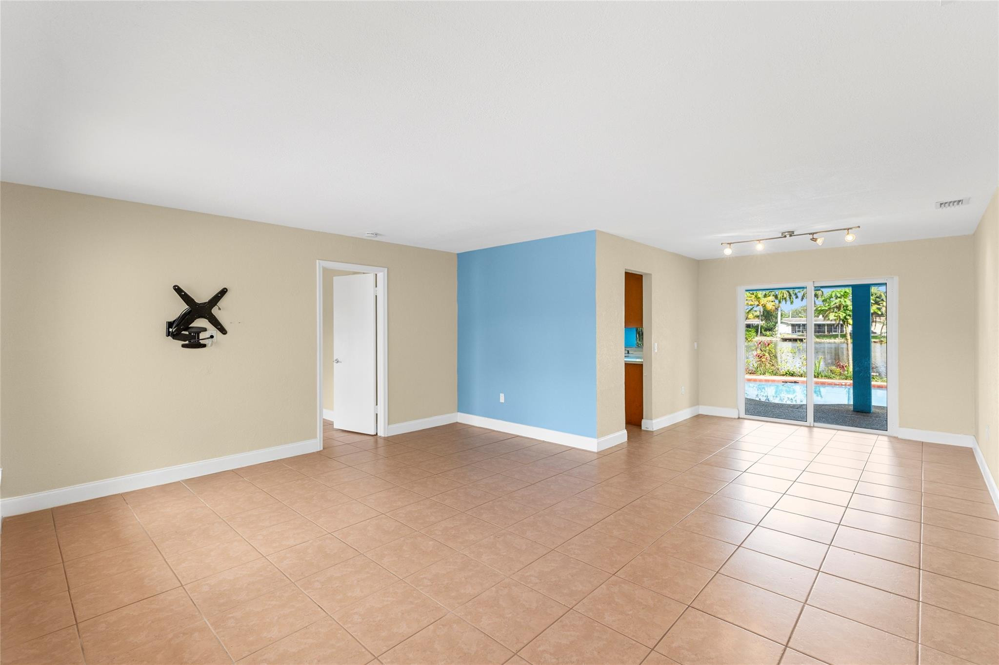 Sunrise Golf Village Sec - Residential