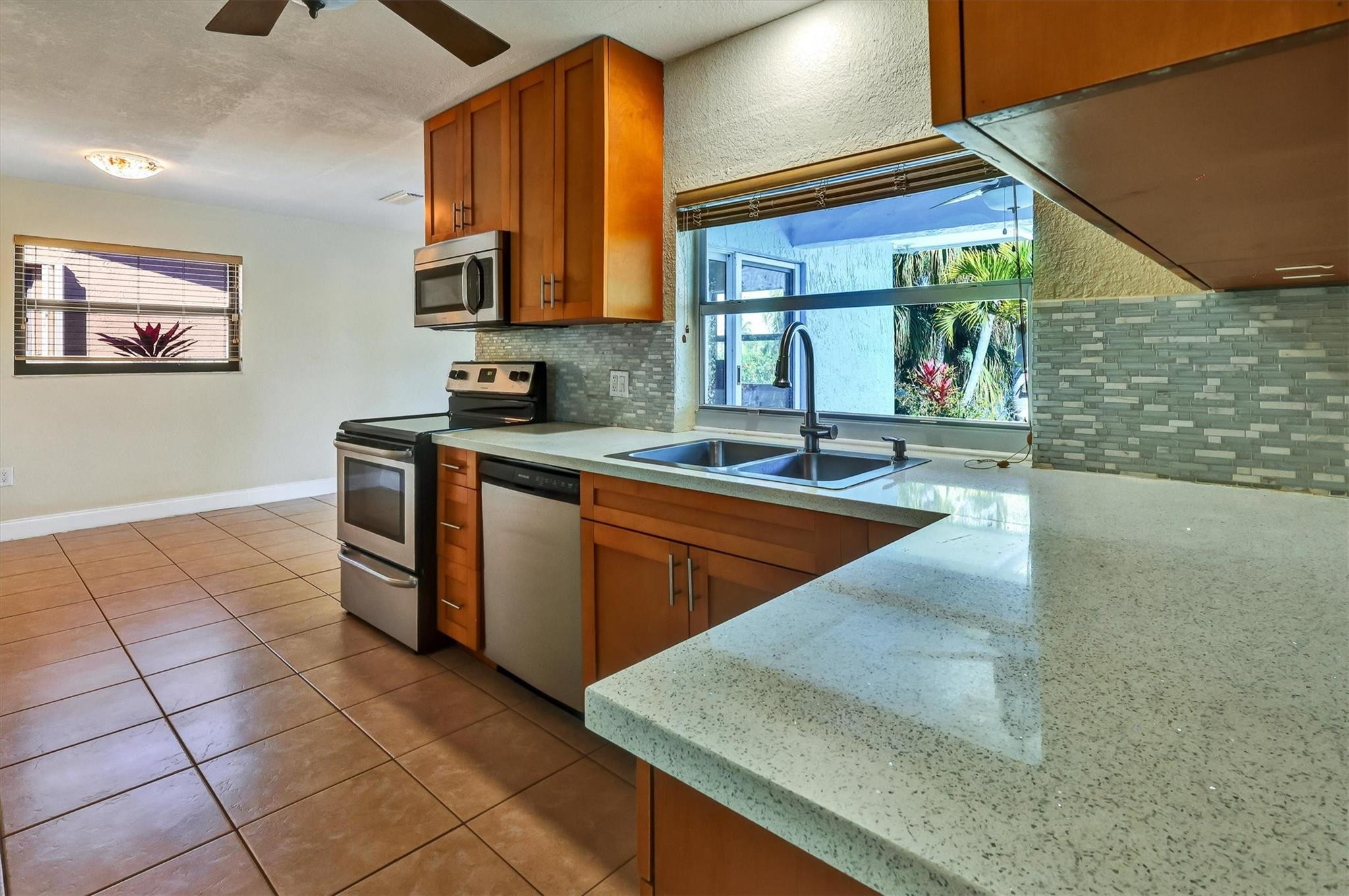 Sunrise Golf Village Sec - Residential