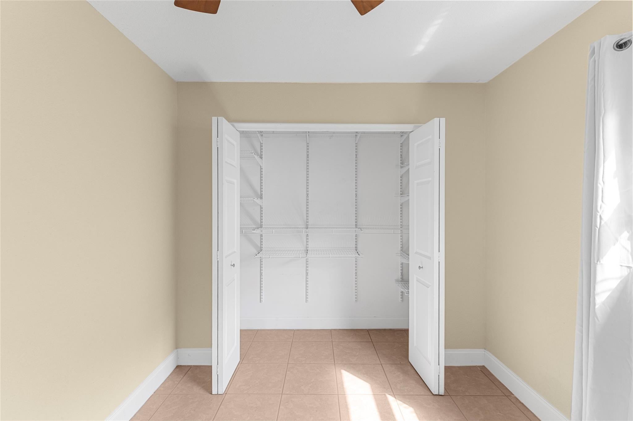 Sunrise Golf Village Sec - Residential