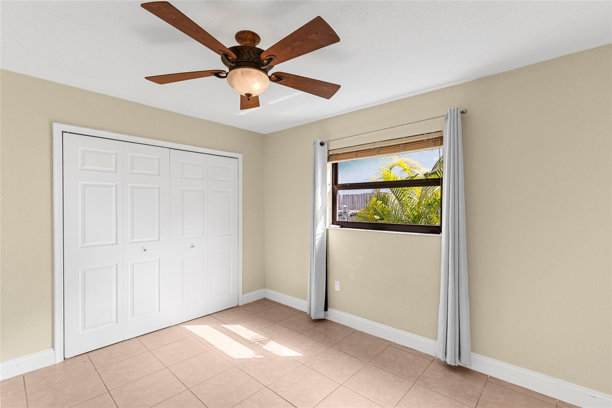 Sunrise Golf Village Sec - Residential