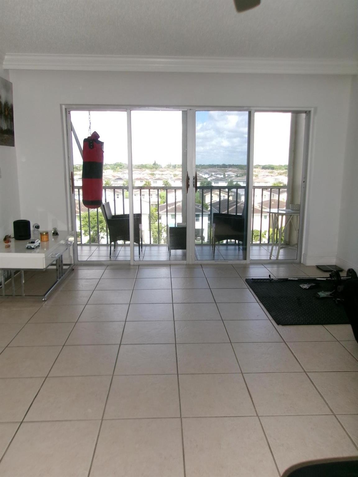 1101 Crystal Lake Dr 608