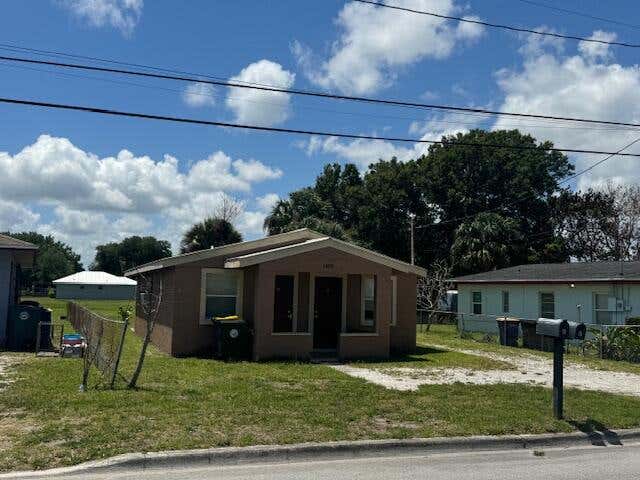 Photo of 1403 AVENUE M, Fort Pierce, FL 34950 (MLS # B26059868)