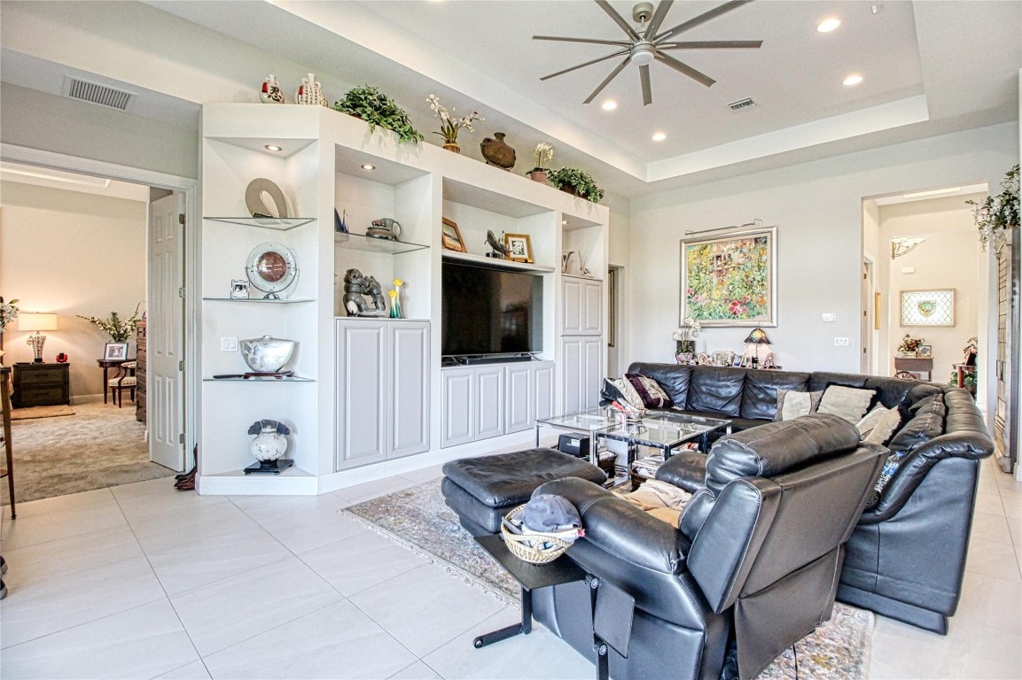 Parkland Royale 182-60 B - Residential