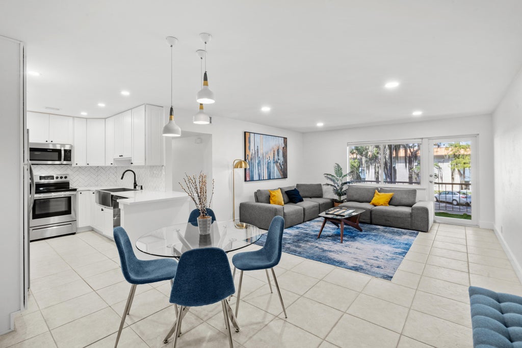 Photo of 119 NE 19th Court #G216, Wilton Manors, FL 33305 (MLS # B26087920)