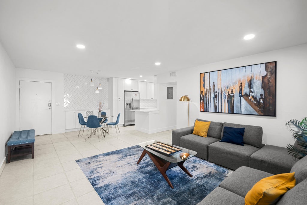 Photo of 119 NE 19th Court #G216, Wilton Manors, FL 33305 (MLS # B26087920)