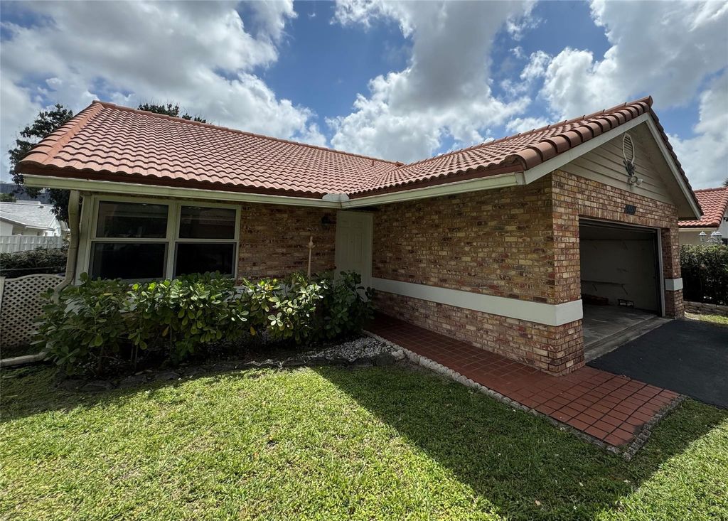 Photo of 3059 NW 95th Avenue, Coral Springs, FL 33065 (MLS # F10495987)