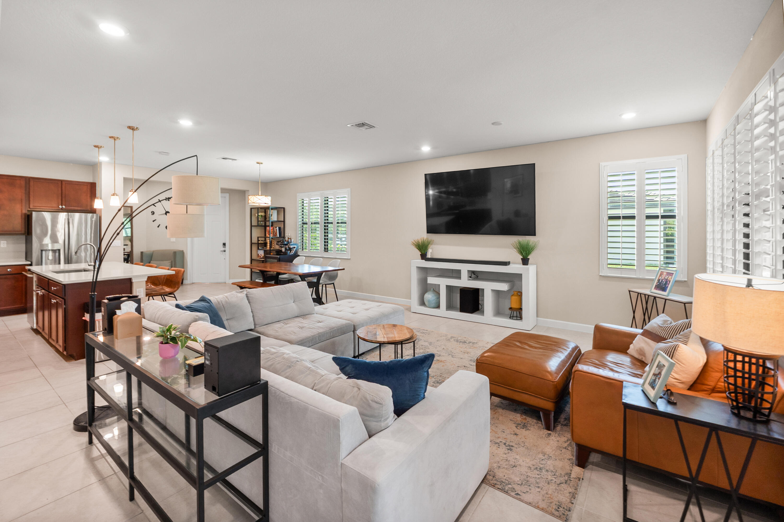 CRESTWOOD NORTH - Residential Lease