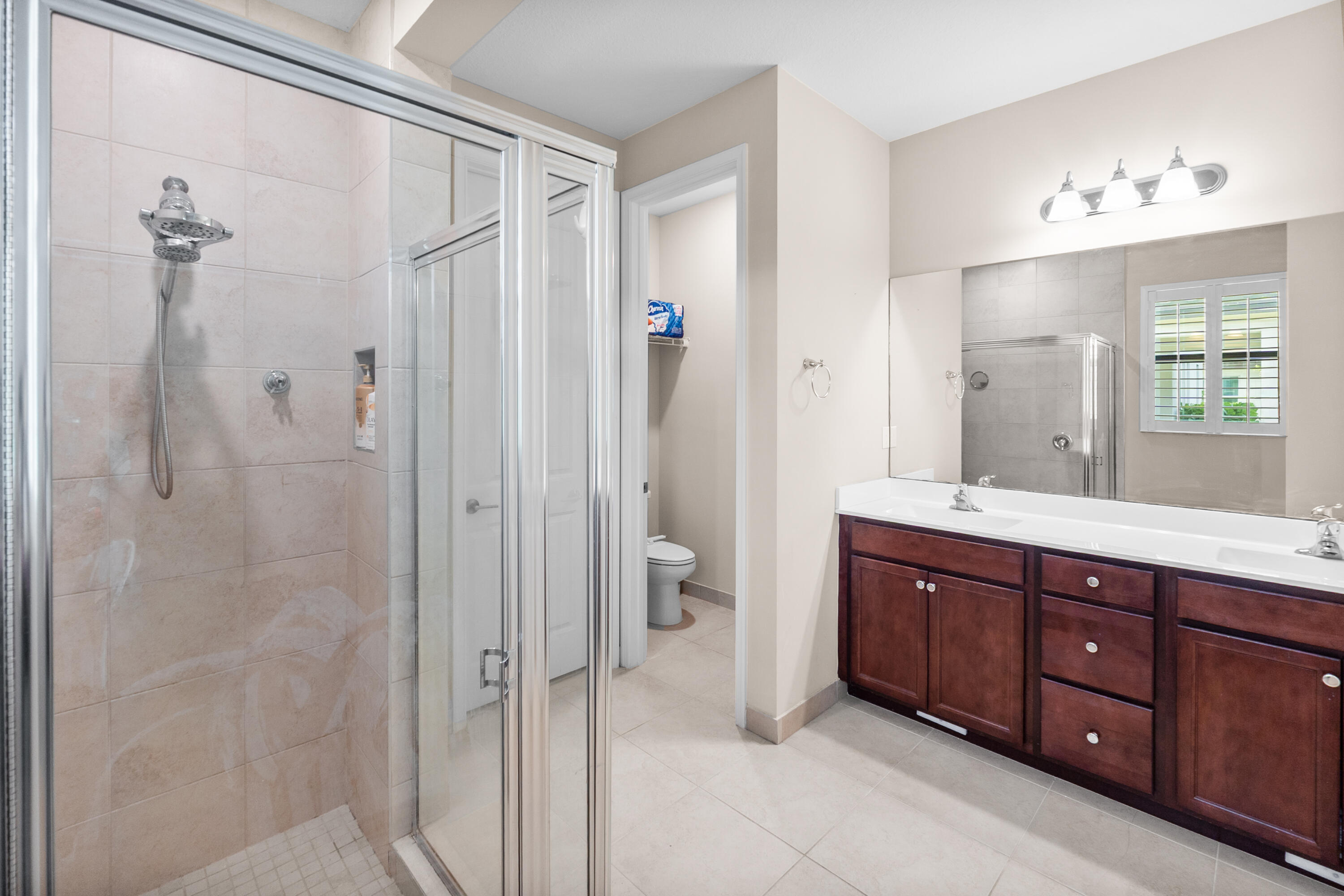 CRESTWOOD NORTH - Residential Lease