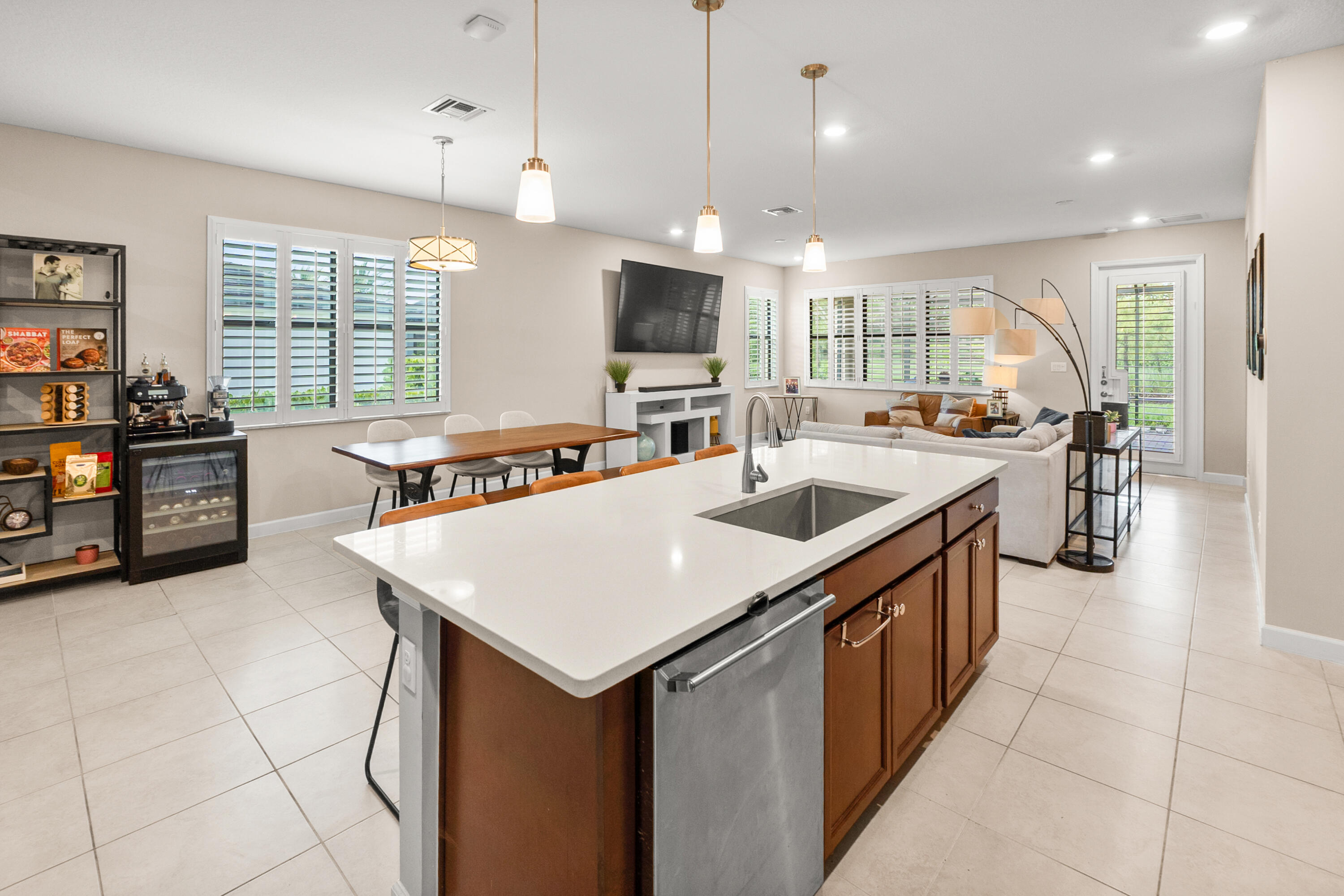 CRESTWOOD NORTH - Residential Lease