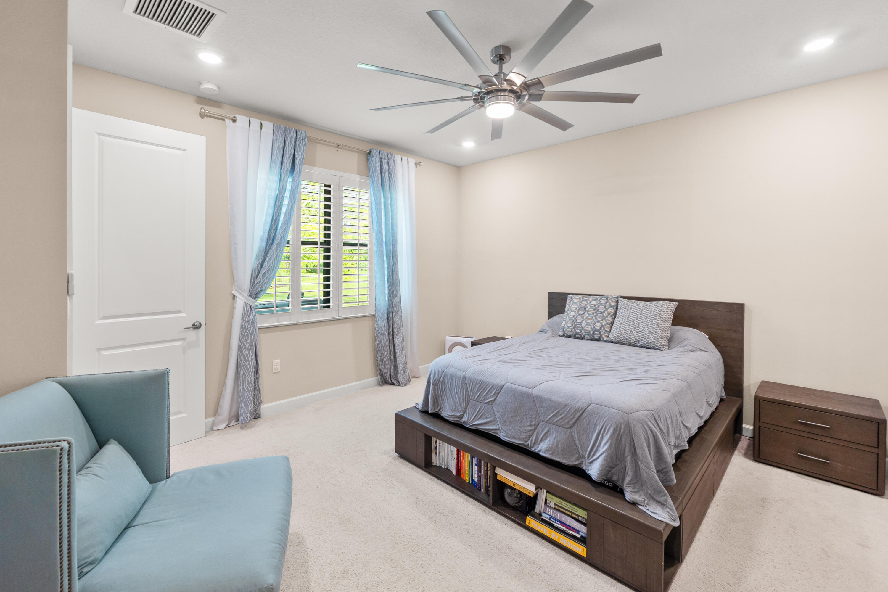 CRESTWOOD NORTH - Residential Lease