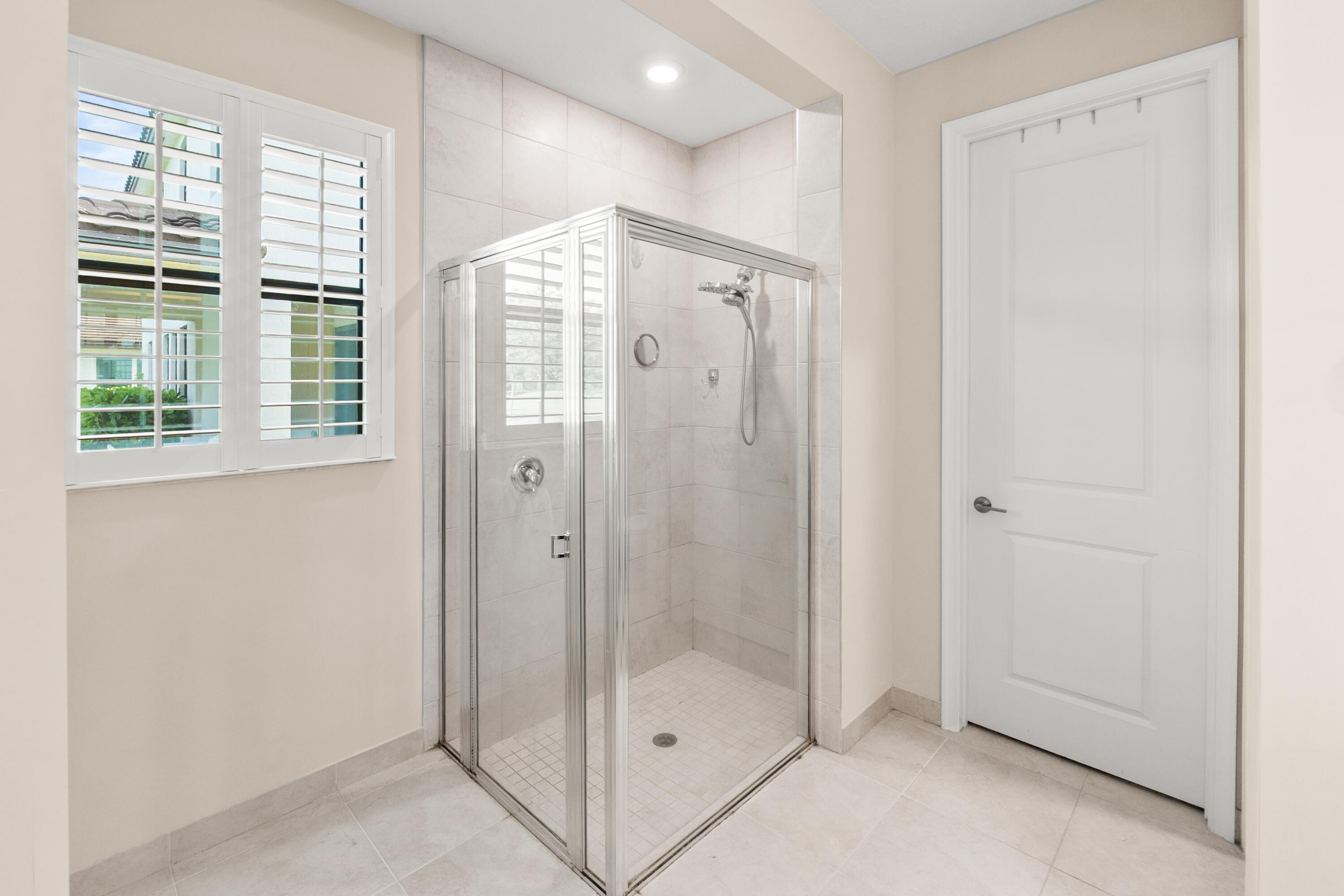 CRESTWOOD NORTH - Residential Lease