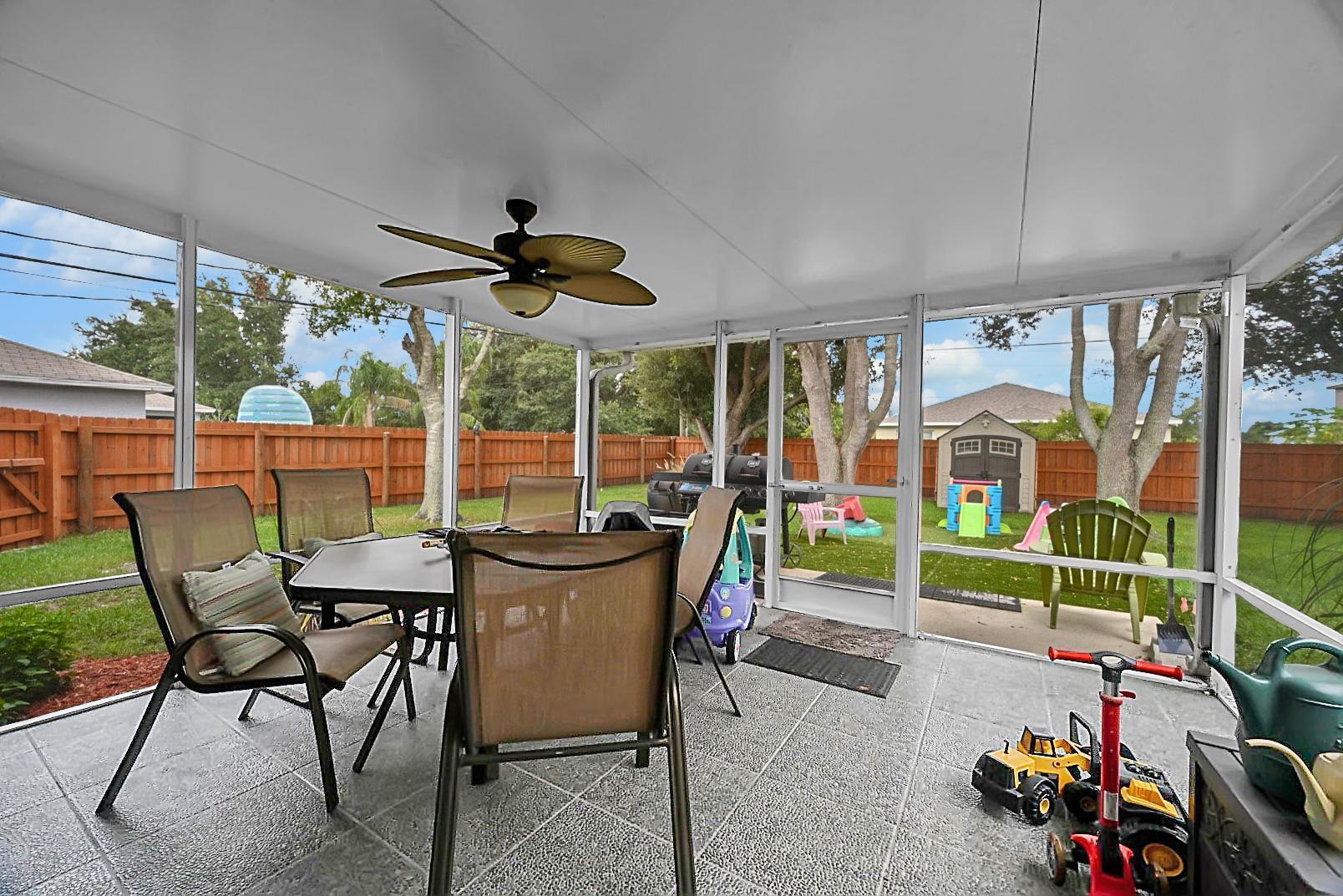 PORT ST LUCIE SECTION 33 - Residential