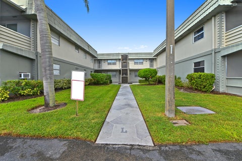 Tiny photo for 562 Monaco L, Delray Beach, FL 33446 (MLS # B26089462)