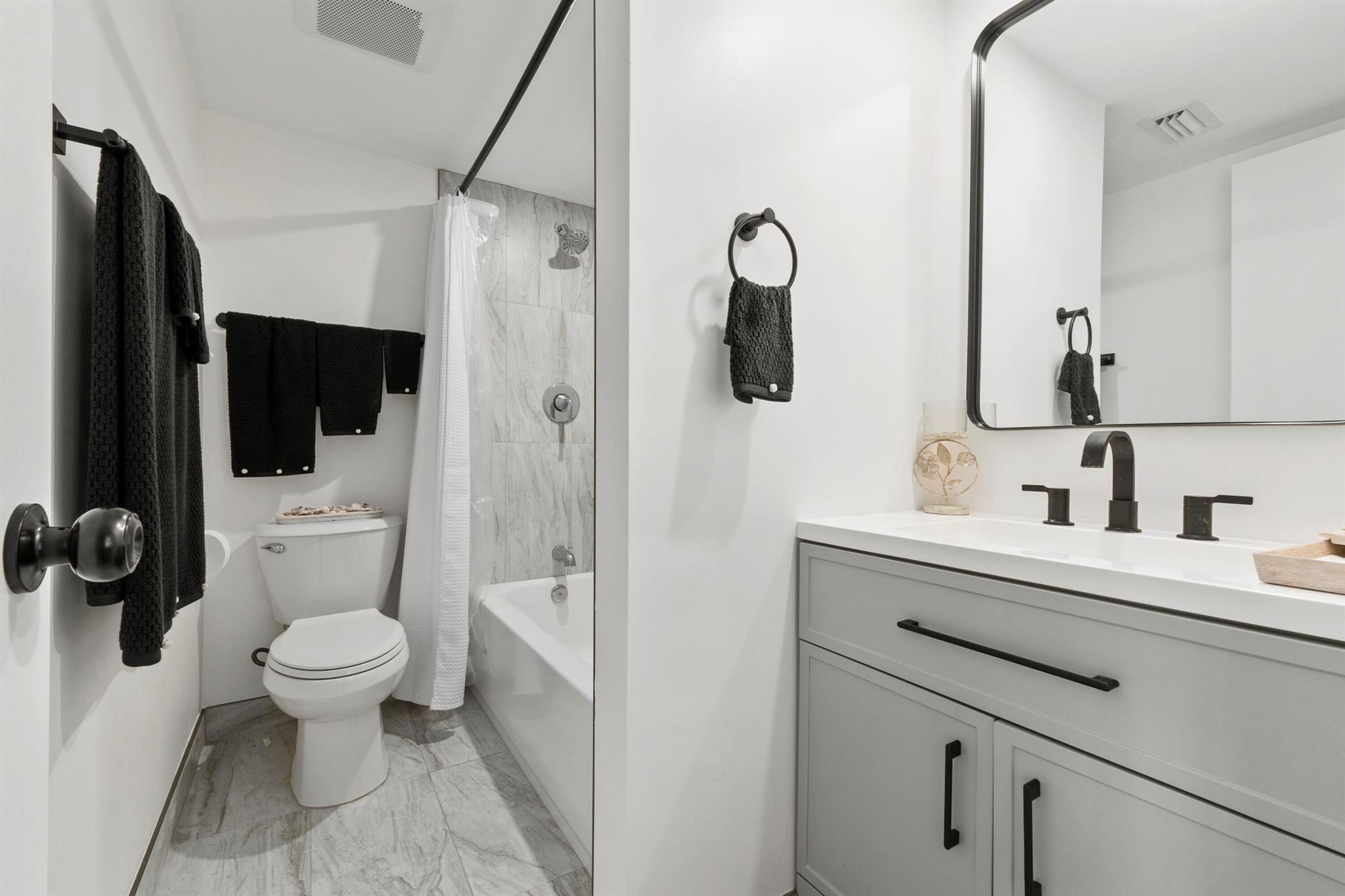 Stuart, Florida 34994, United States, 3 Bedrooms Bedrooms, ,2 BathroomsBathrooms,Residential,Pending,209505