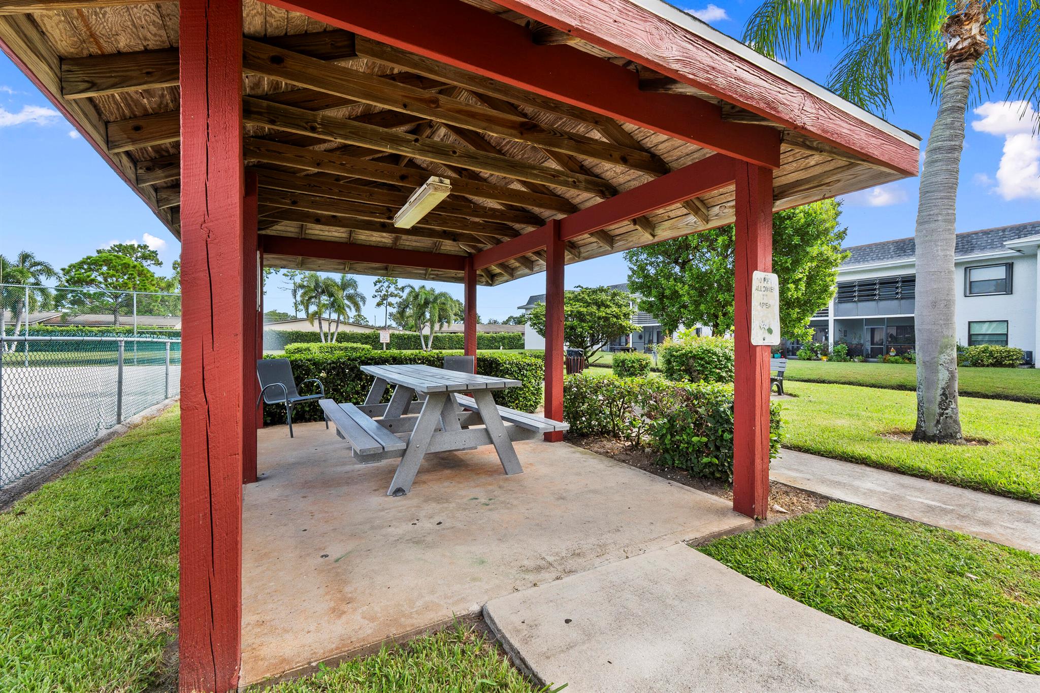 Stuart, Florida 34994, United States, 3 Bedrooms Bedrooms, ,2 BathroomsBathrooms,Residential,Pending,209505