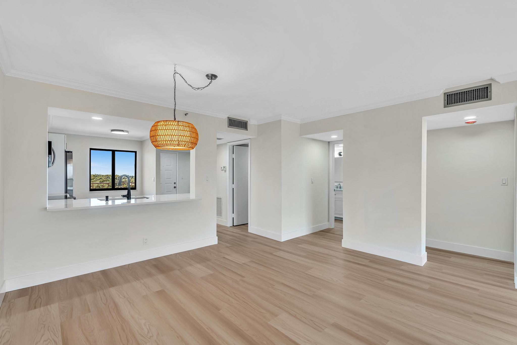 HUNTINGTON LAKES - Residential