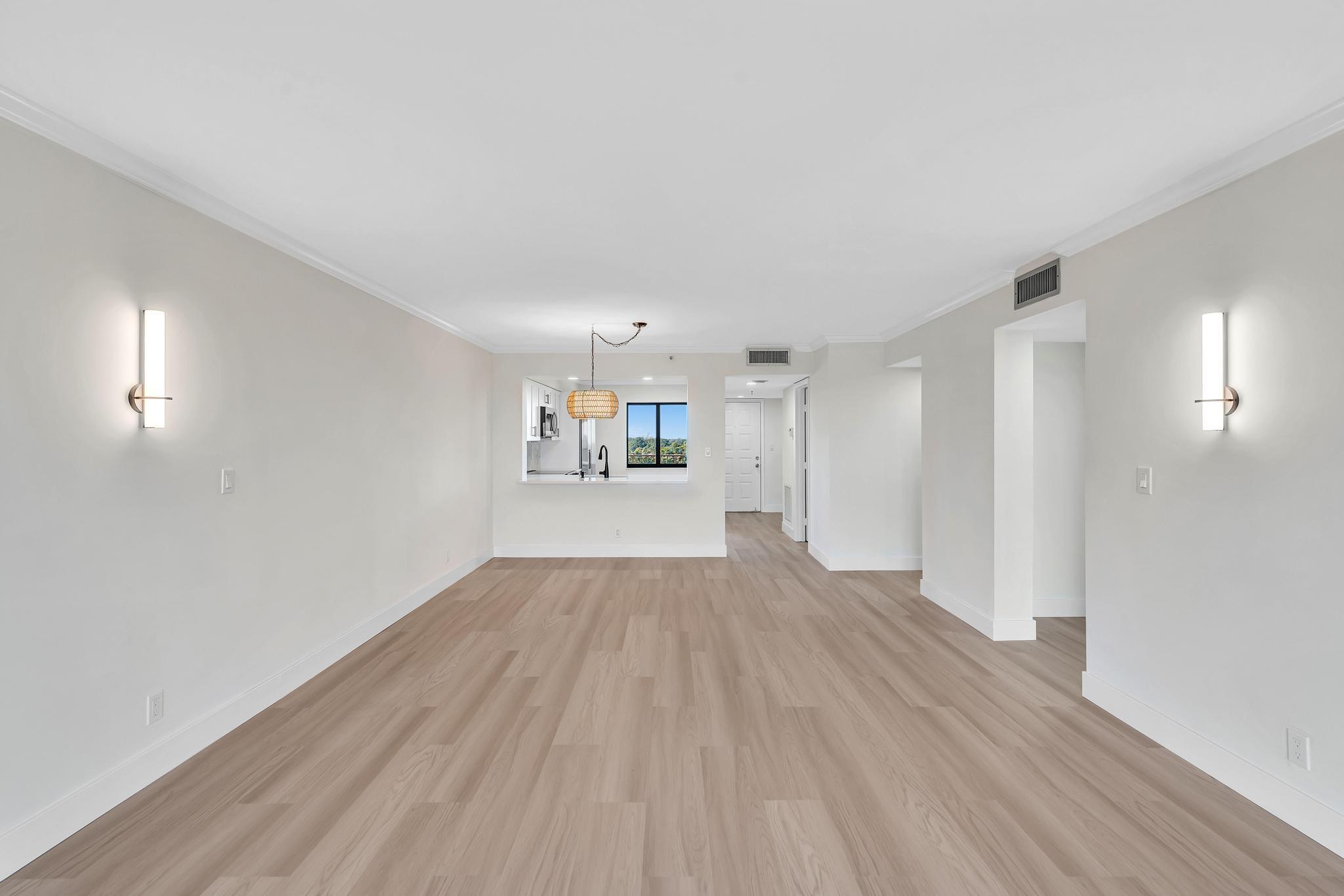 HUNTINGTON LAKES - Residential