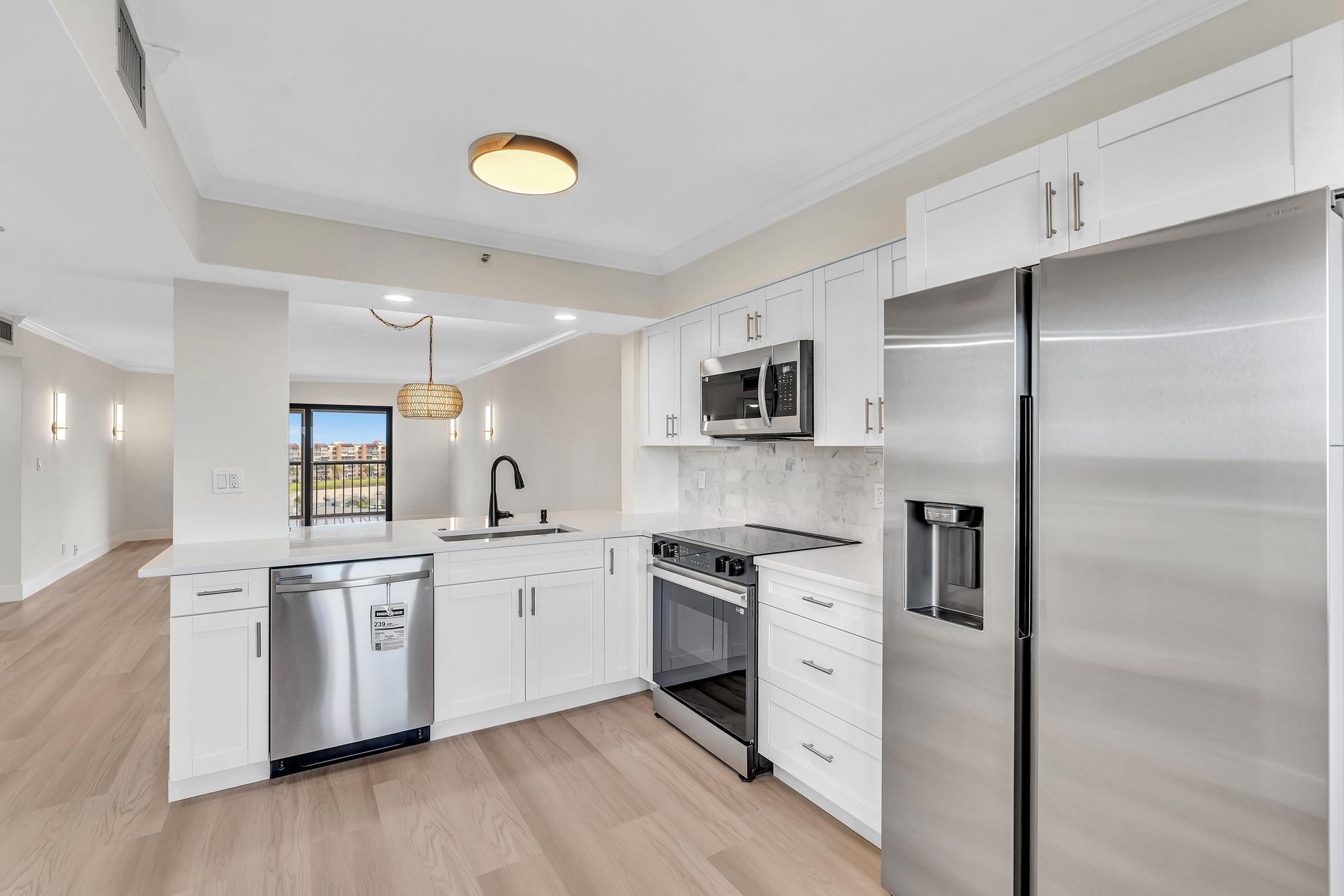 HUNTINGTON LAKES - Residential