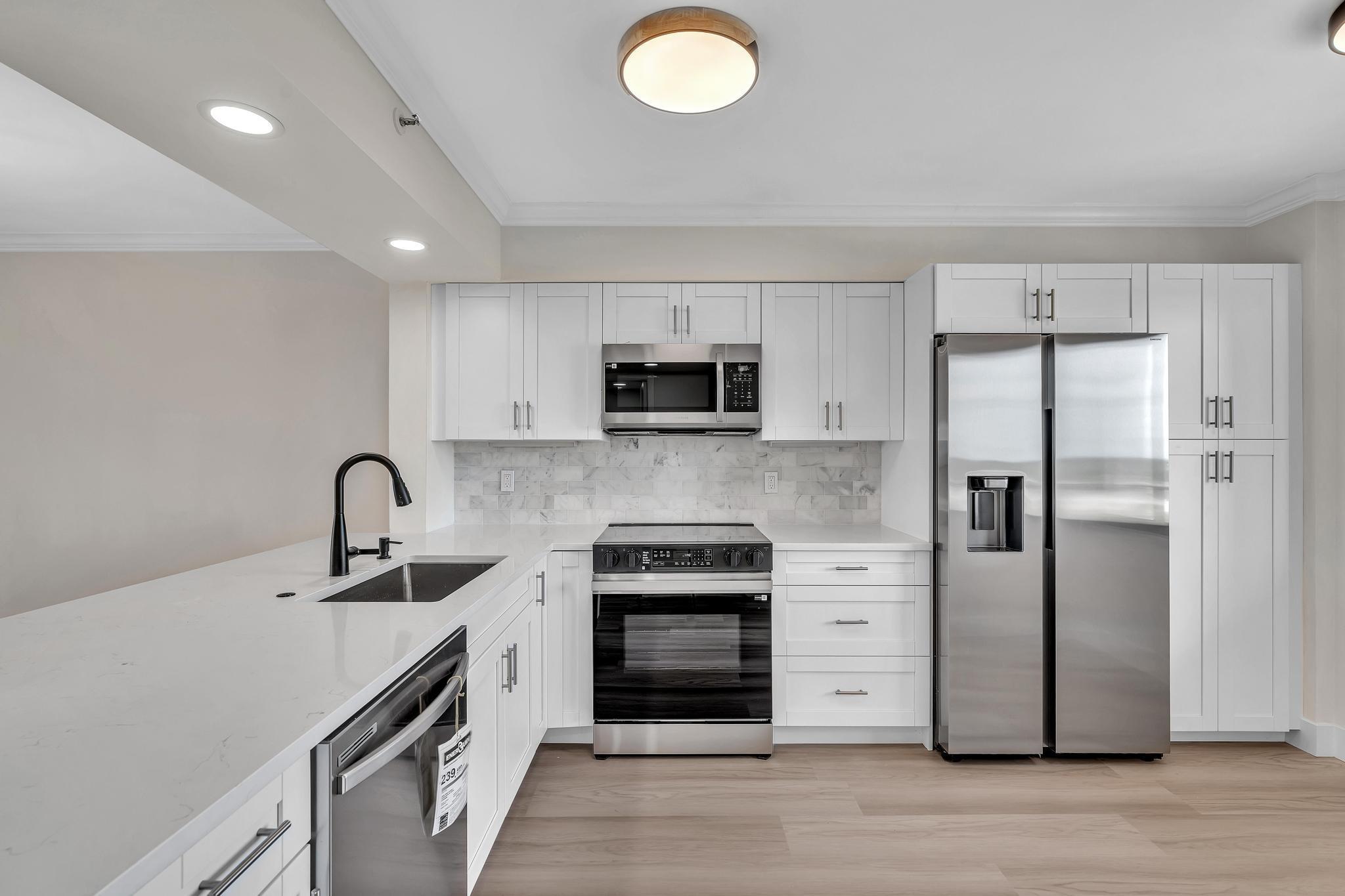 HUNTINGTON LAKES - Residential