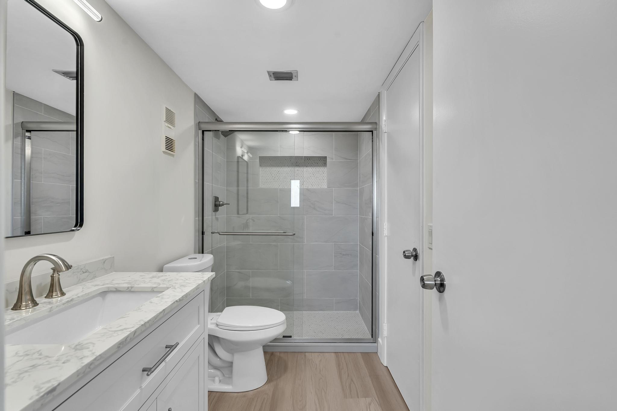 HUNTINGTON LAKES - Residential