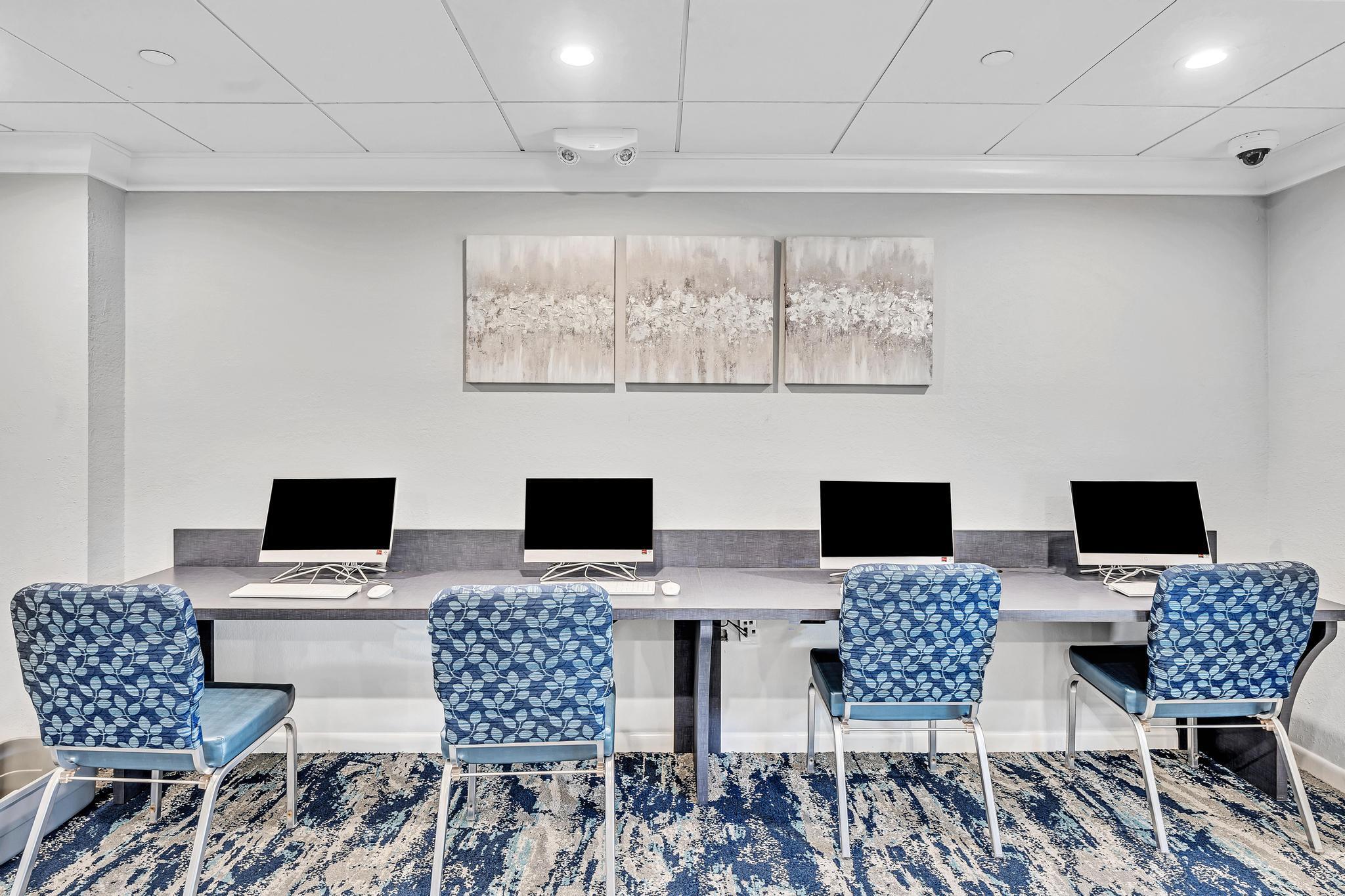 HUNTINGTON LAKES - Residential