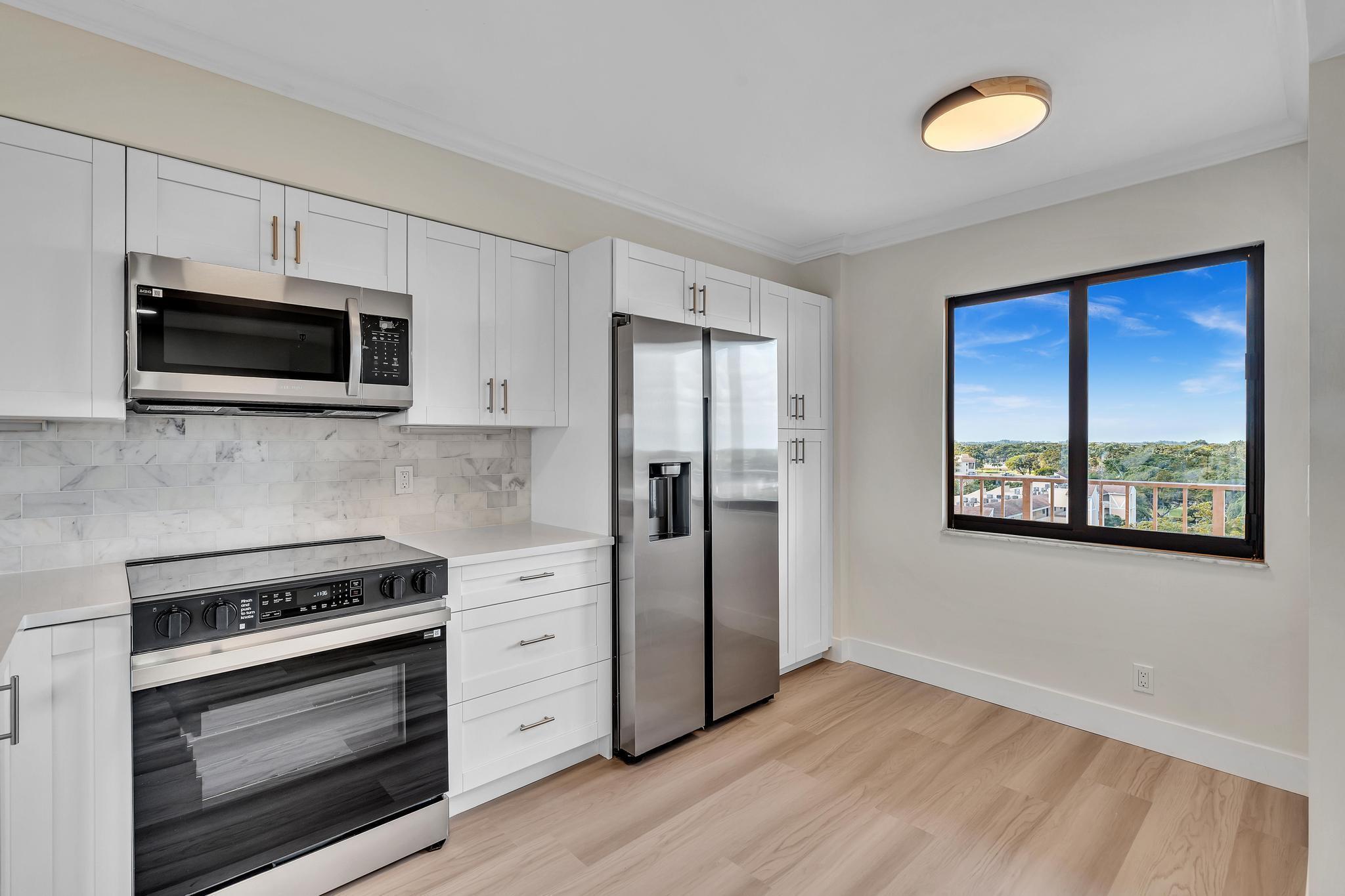 HUNTINGTON LAKES - Residential