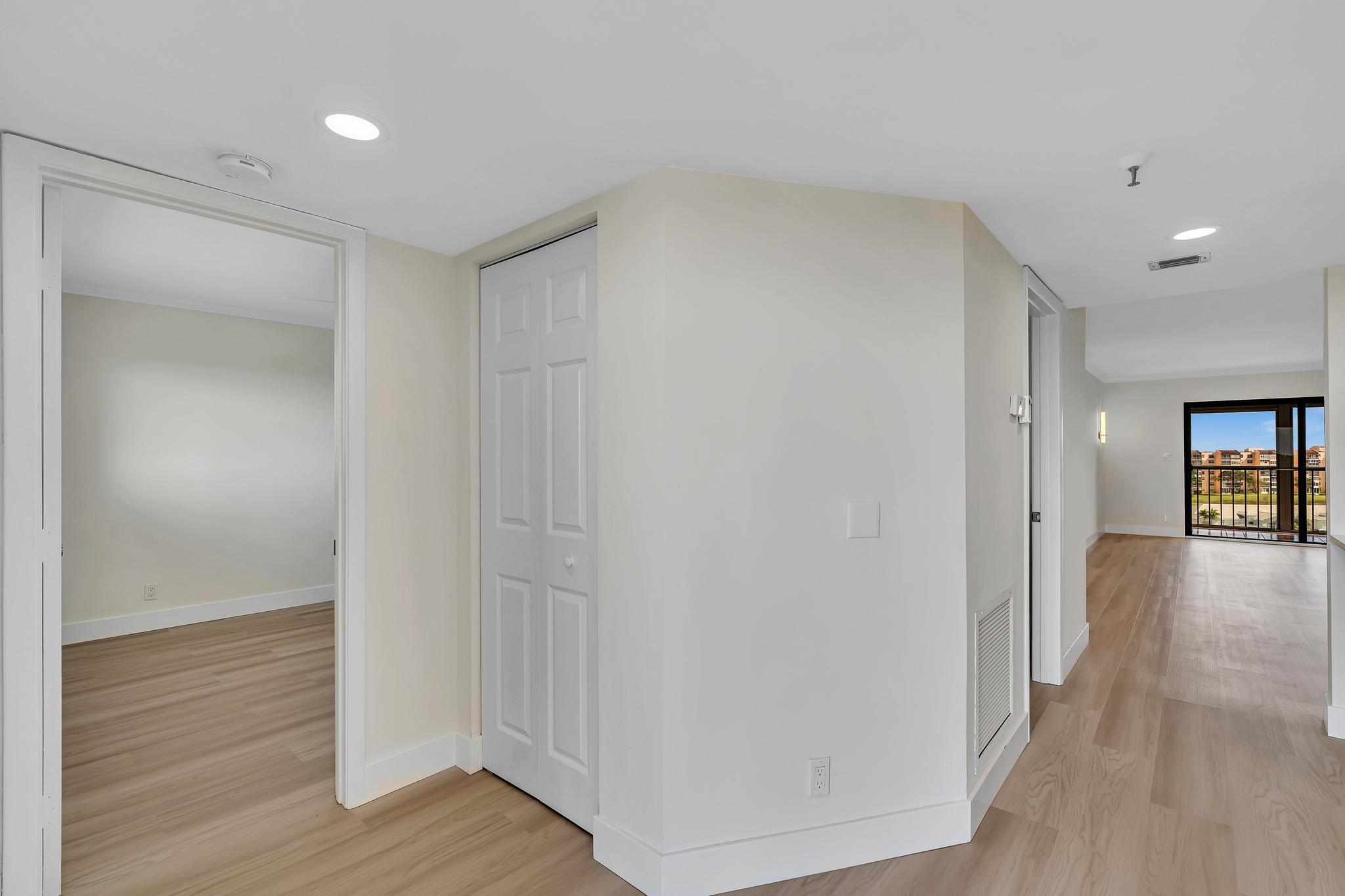 HUNTINGTON LAKES - Residential