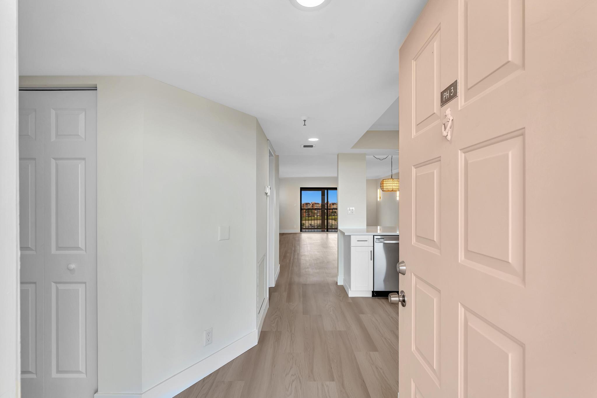 HUNTINGTON LAKES - Residential