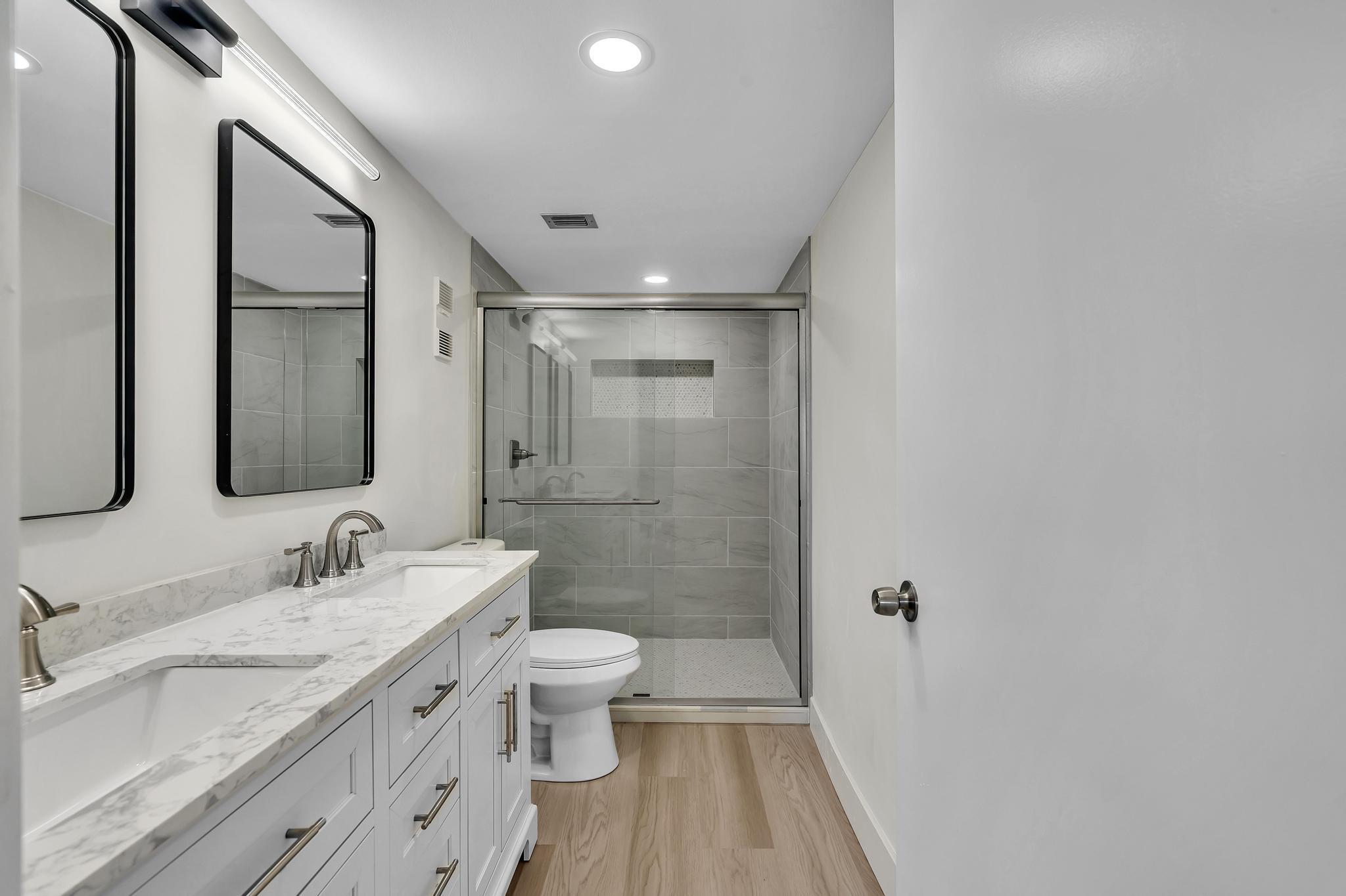 HUNTINGTON LAKES - Residential