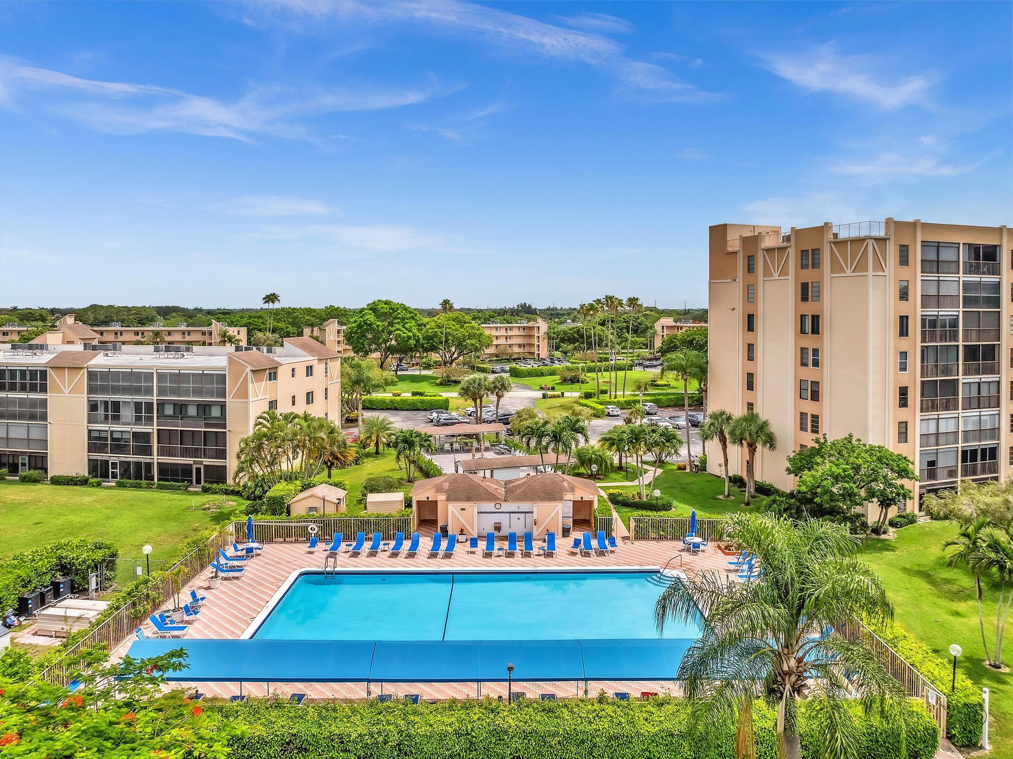 HUNTINGTON LAKES - Residential