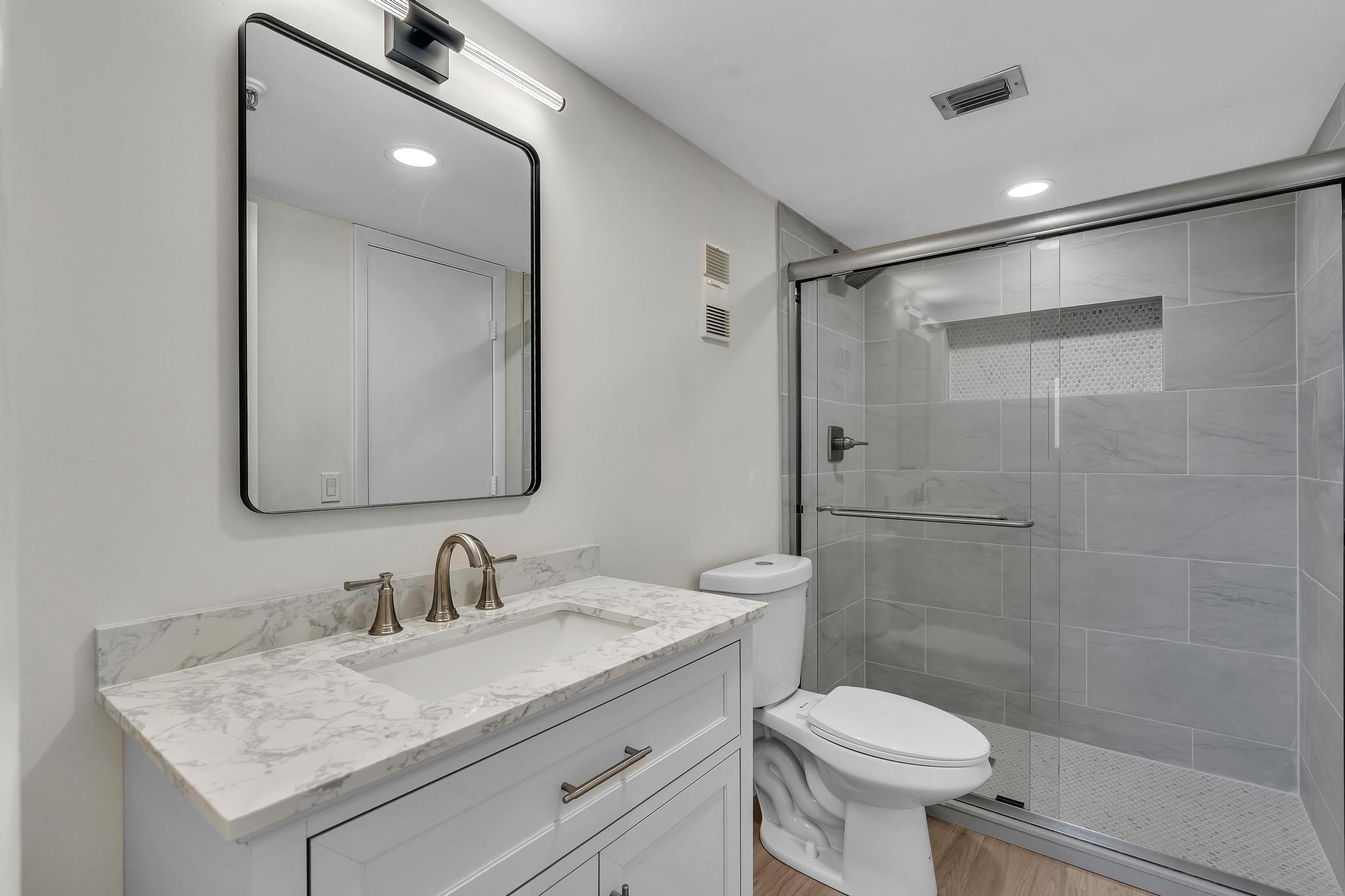 HUNTINGTON LAKES - Residential