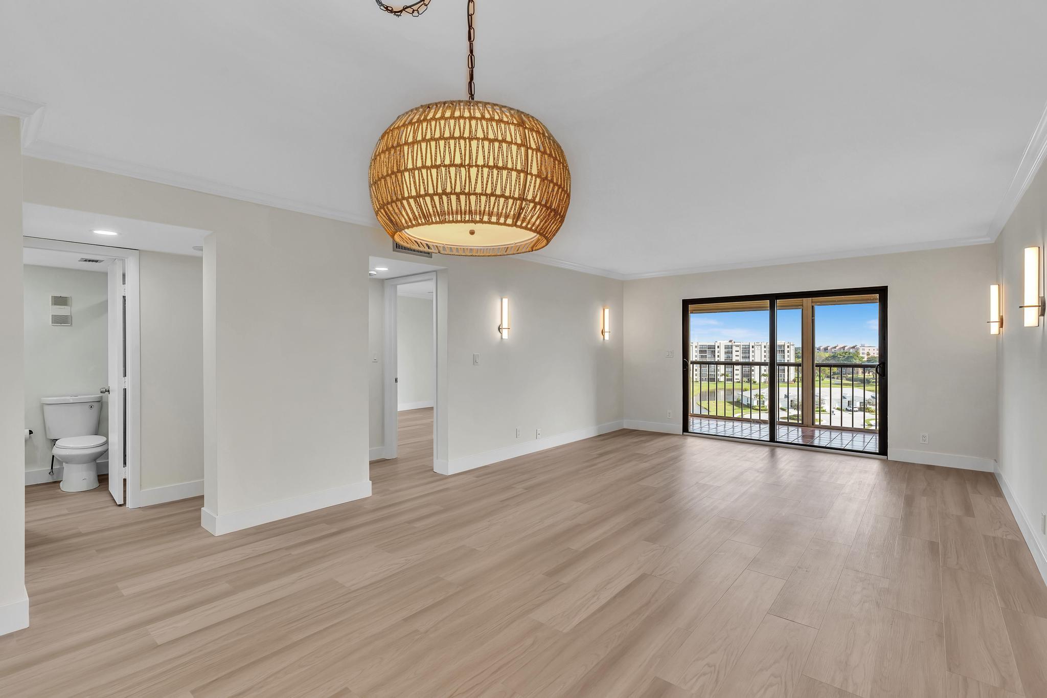 HUNTINGTON LAKES - Residential