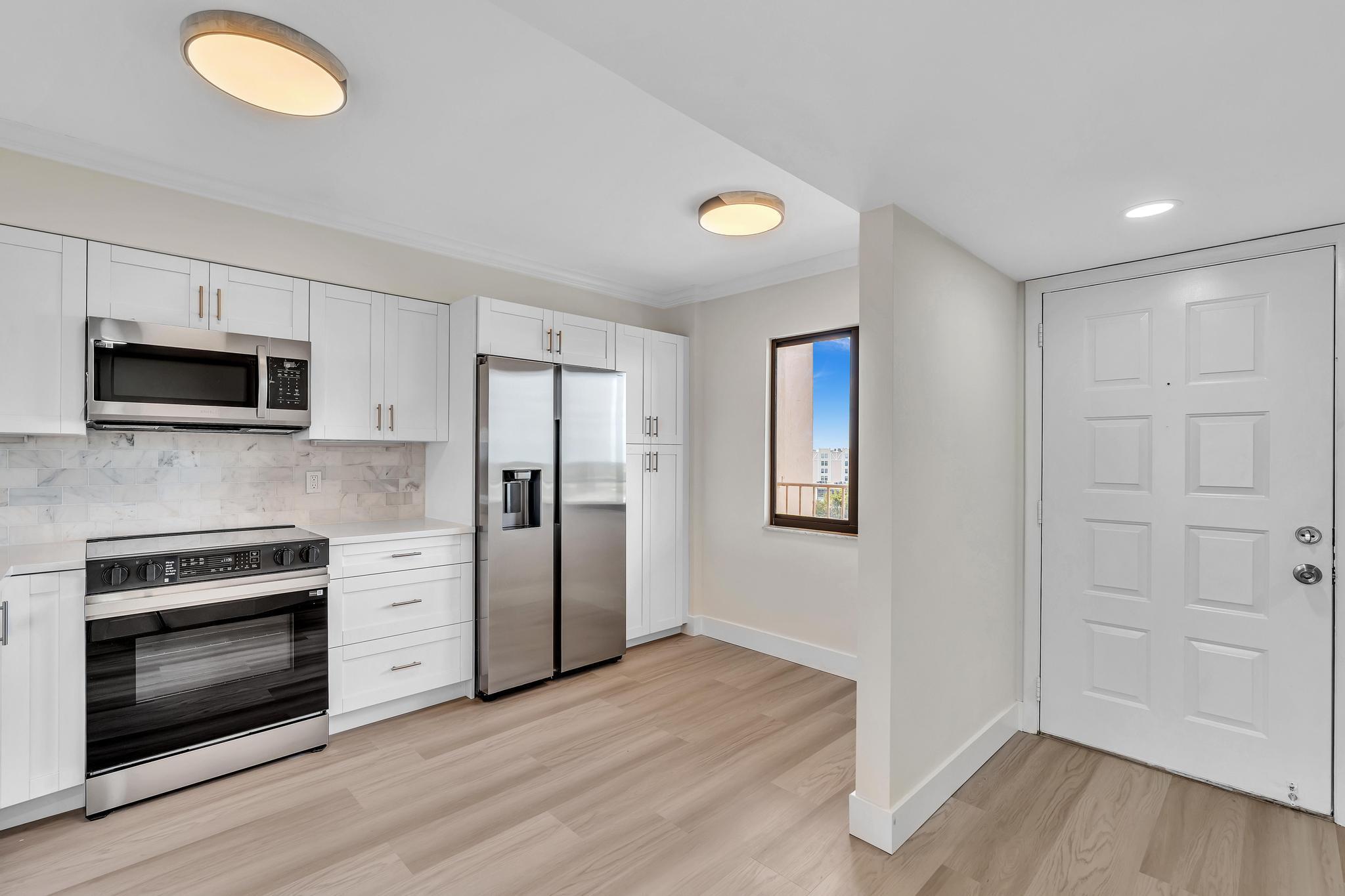 HUNTINGTON LAKES - Residential