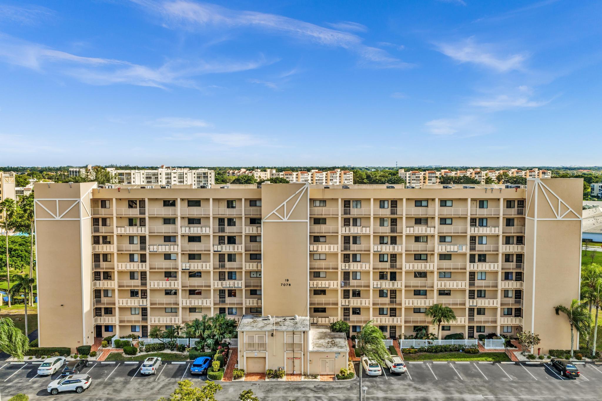 HUNTINGTON LAKES - Residential