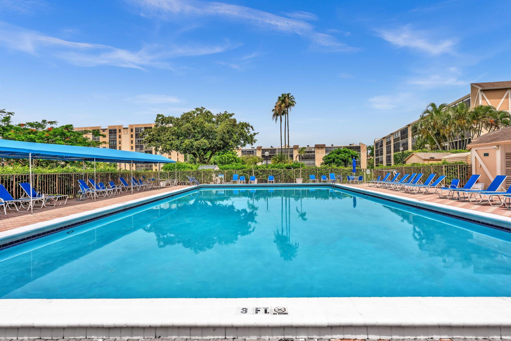 HUNTINGTON LAKES - Residential